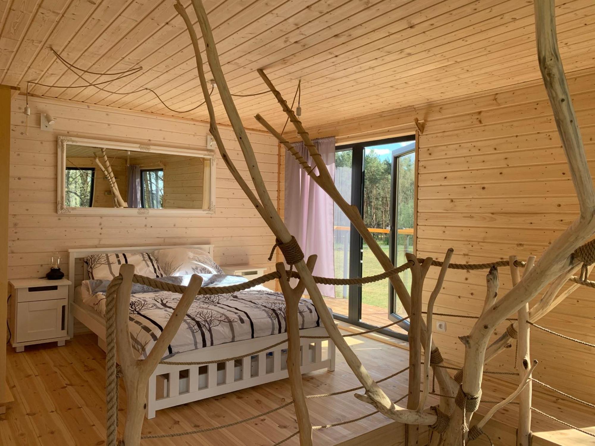 Domek Na Drzewie W Dolinie Uradu Εξωτερικό φωτογραφία